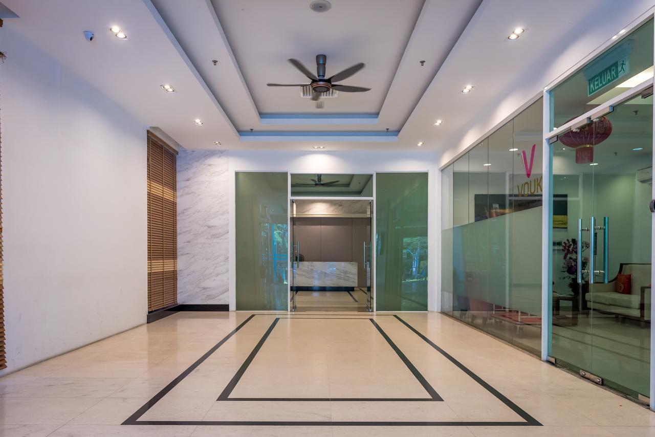 Mansion One Service Apartment George Town Exteriör bild