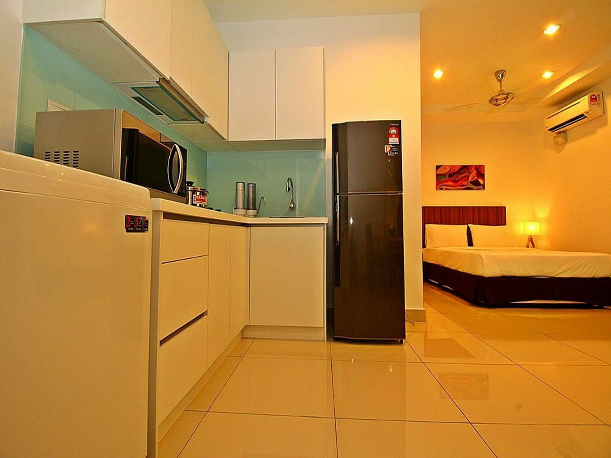 Mansion One Service Apartment George Town Exteriör bild