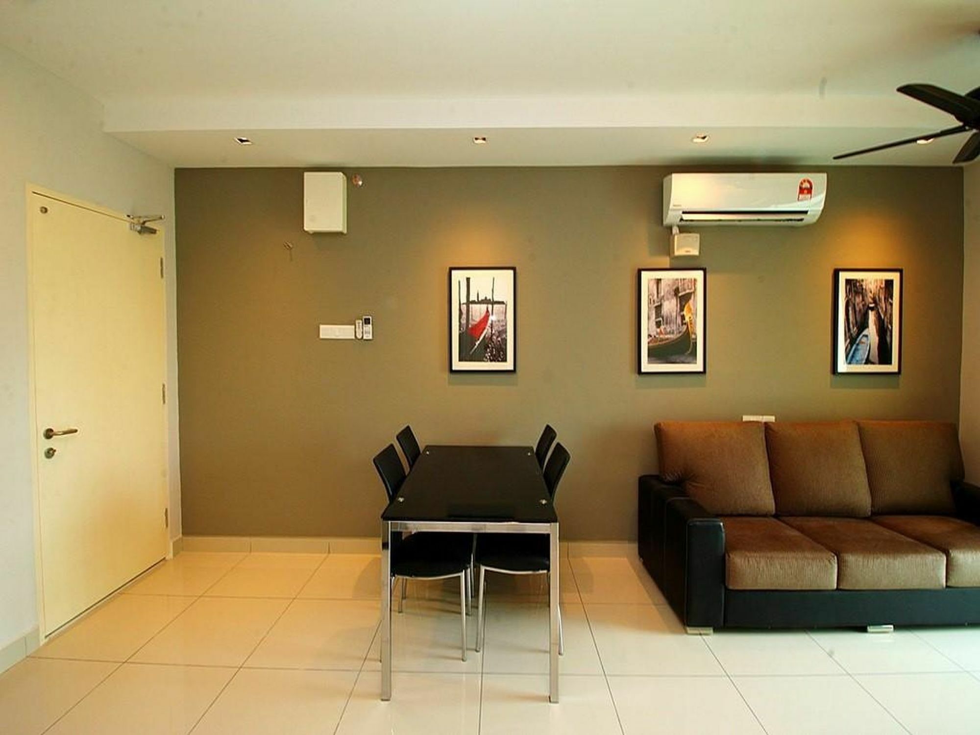 Mansion One Service Apartment George Town Exteriör bild