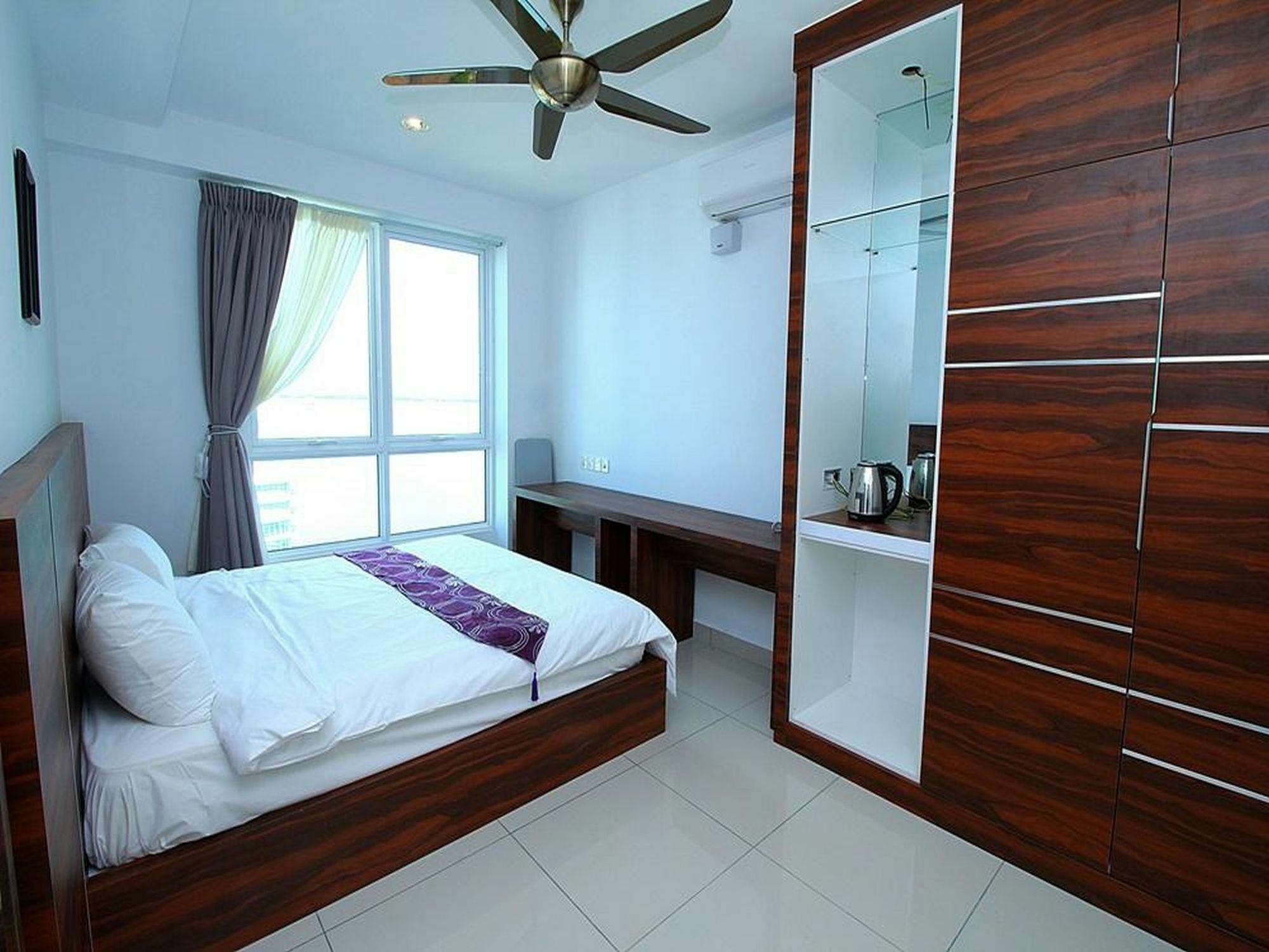 Mansion One Service Apartment George Town Exteriör bild
