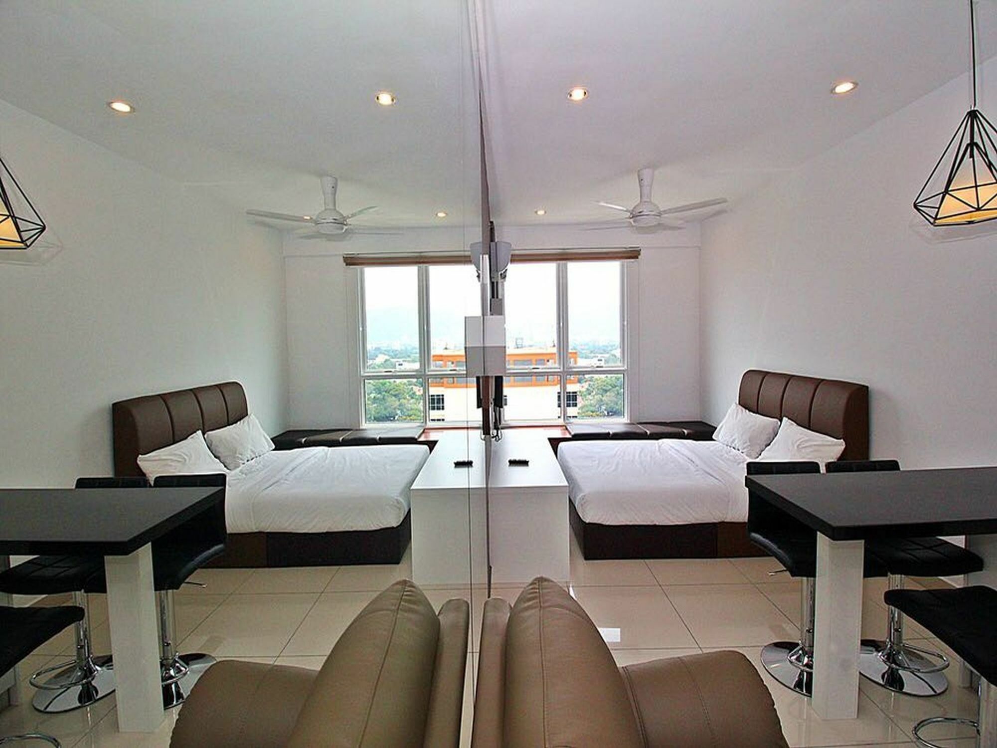 Mansion One Service Apartment George Town Exteriör bild