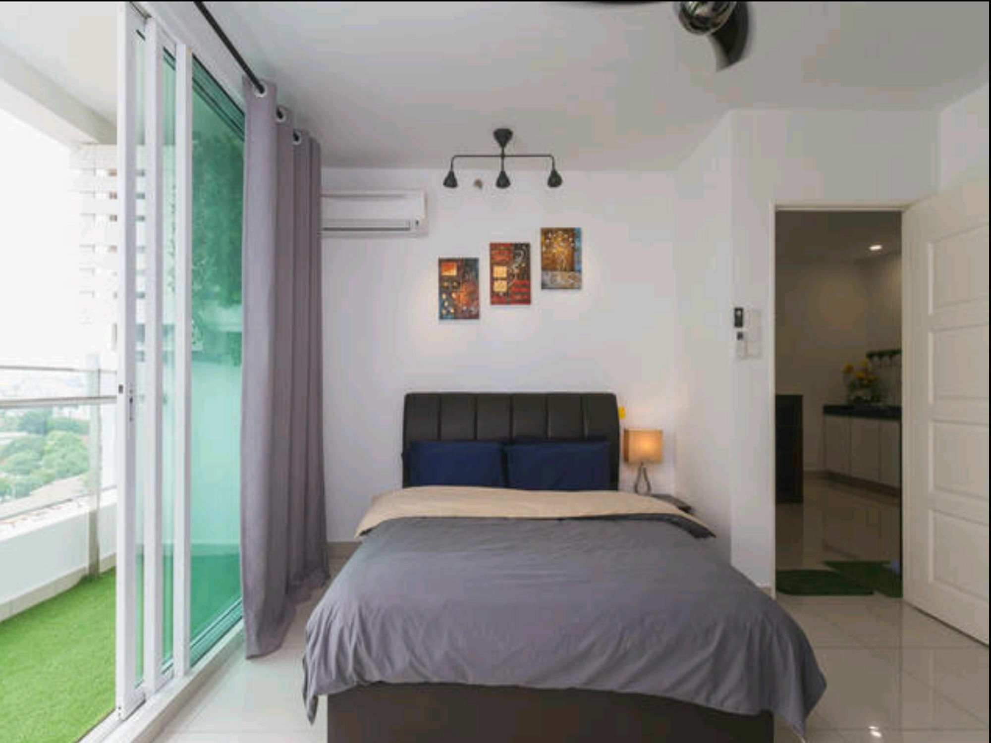 Mansion One Service Apartment George Town Exteriör bild