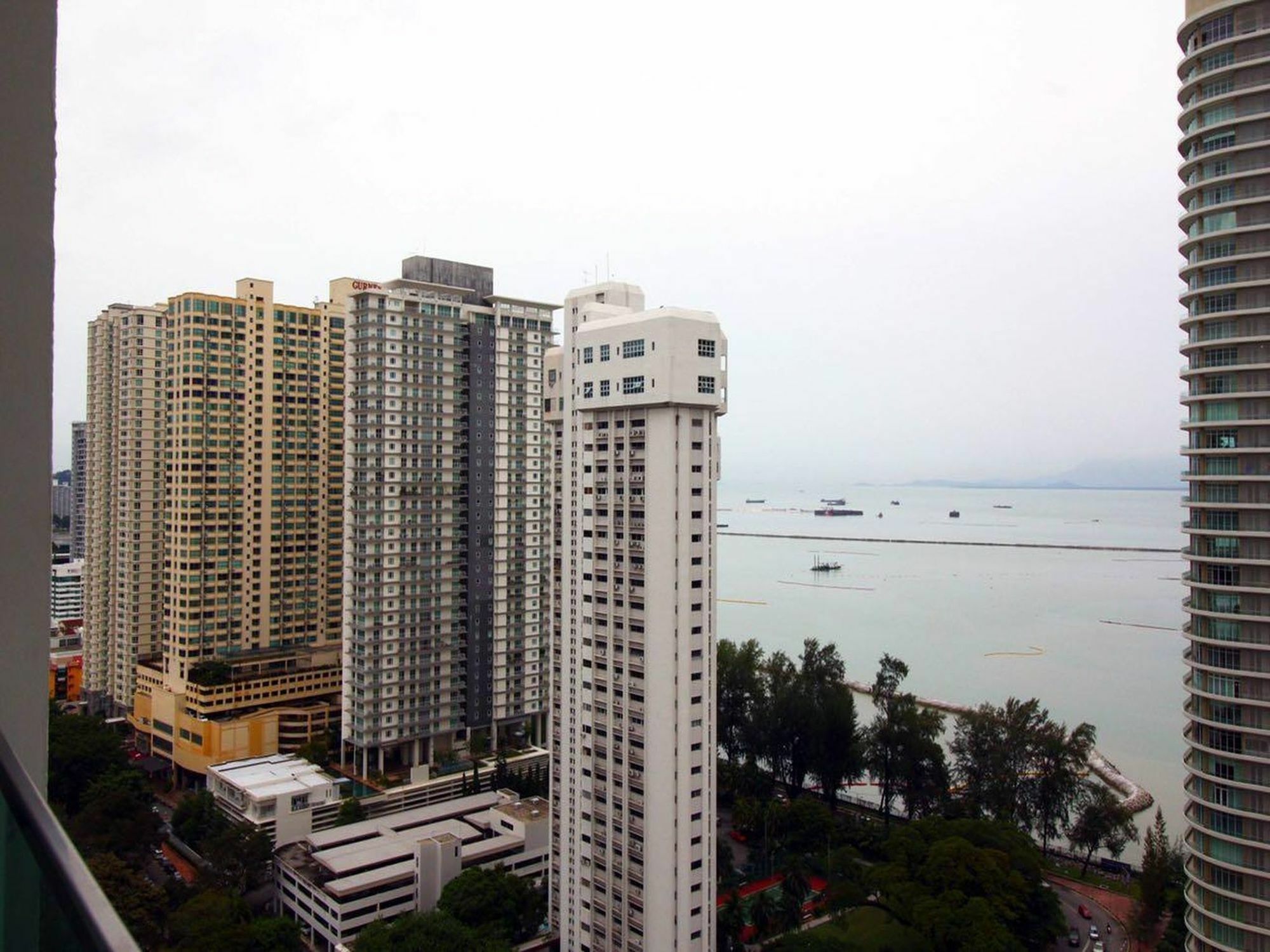 Mansion One Service Apartment George Town Exteriör bild