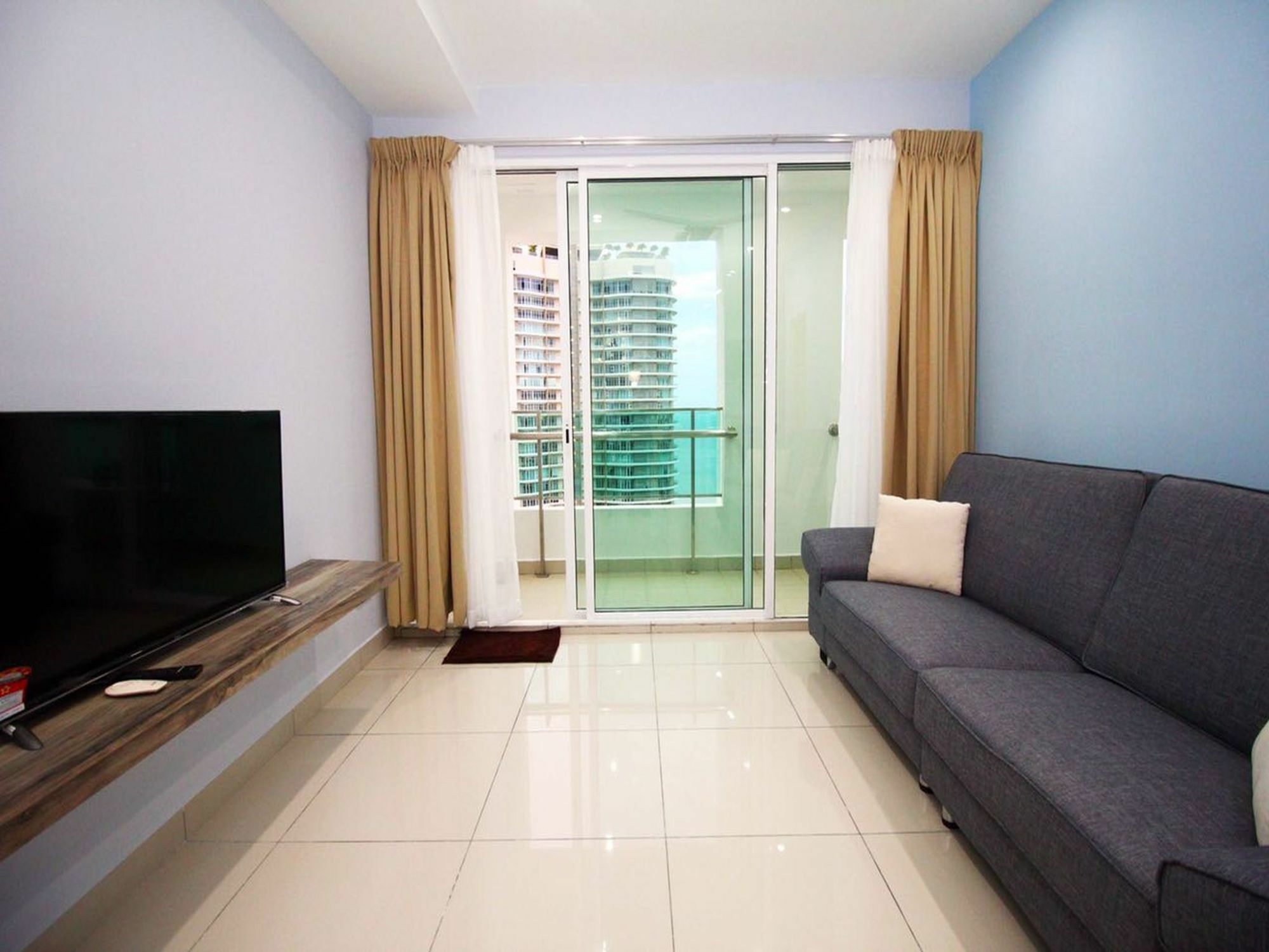 Mansion One Service Apartment George Town Exteriör bild