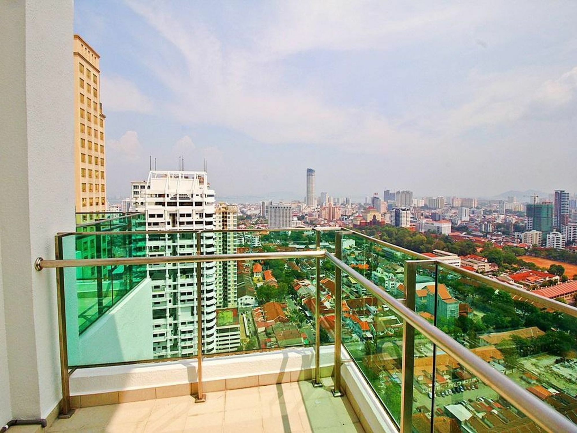 Mansion One Service Apartment George Town Exteriör bild