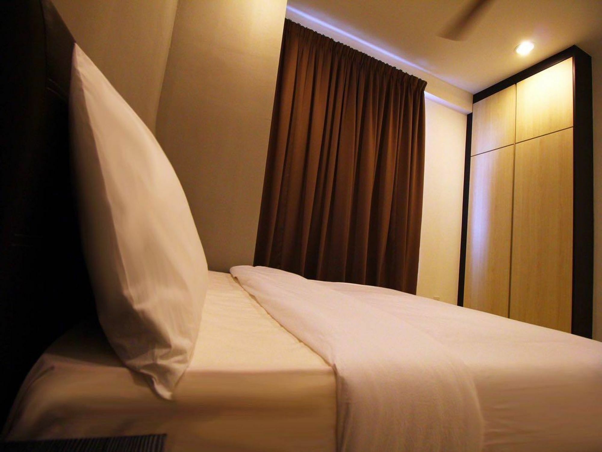 Mansion One Service Apartment George Town Exteriör bild