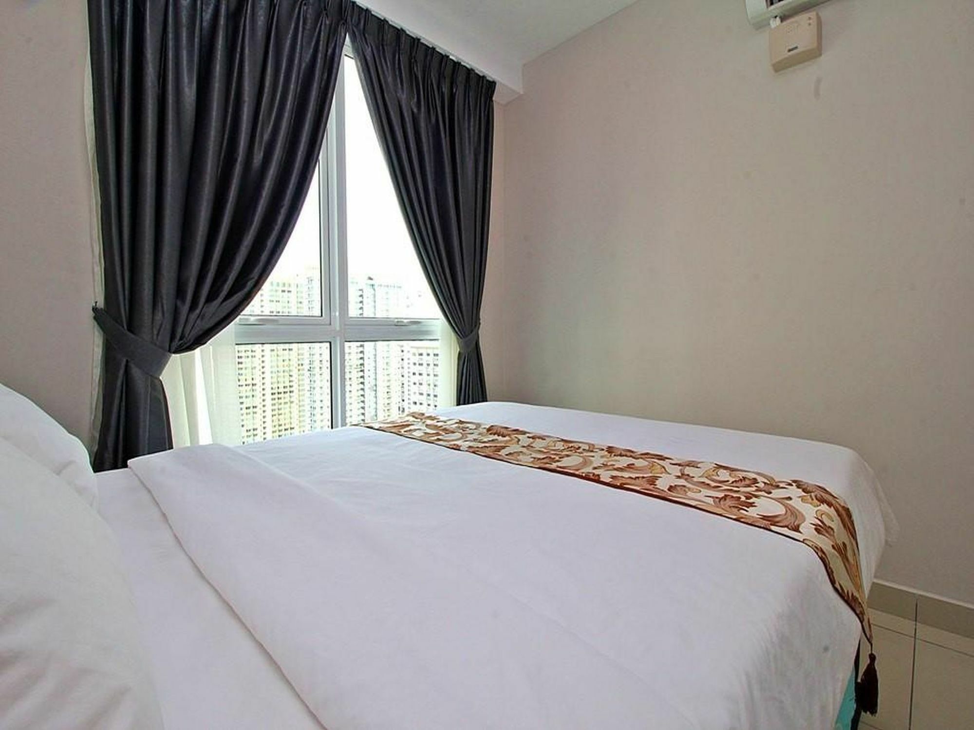 Mansion One Service Apartment George Town Exteriör bild