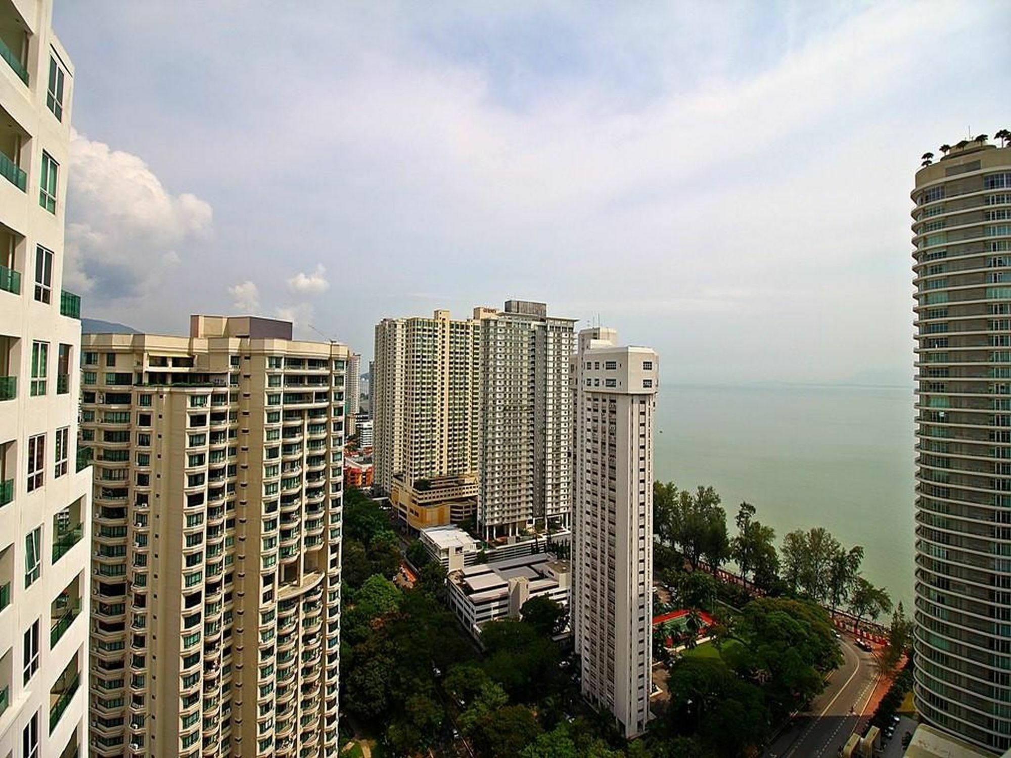 Mansion One Service Apartment George Town Exteriör bild