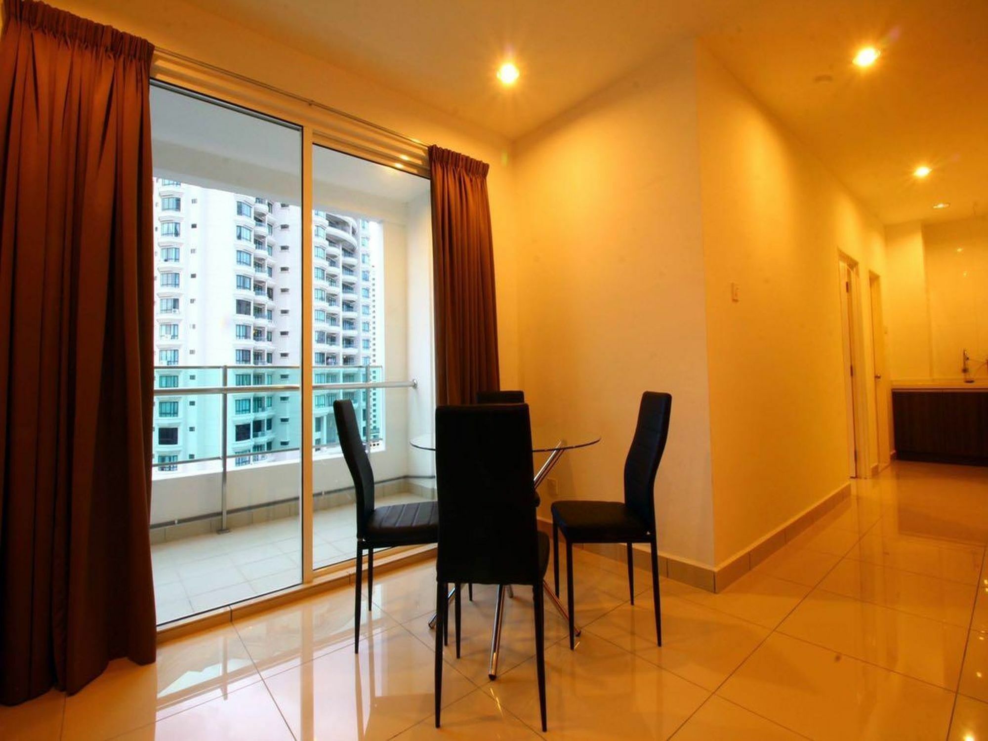 Mansion One Service Apartment George Town Exteriör bild