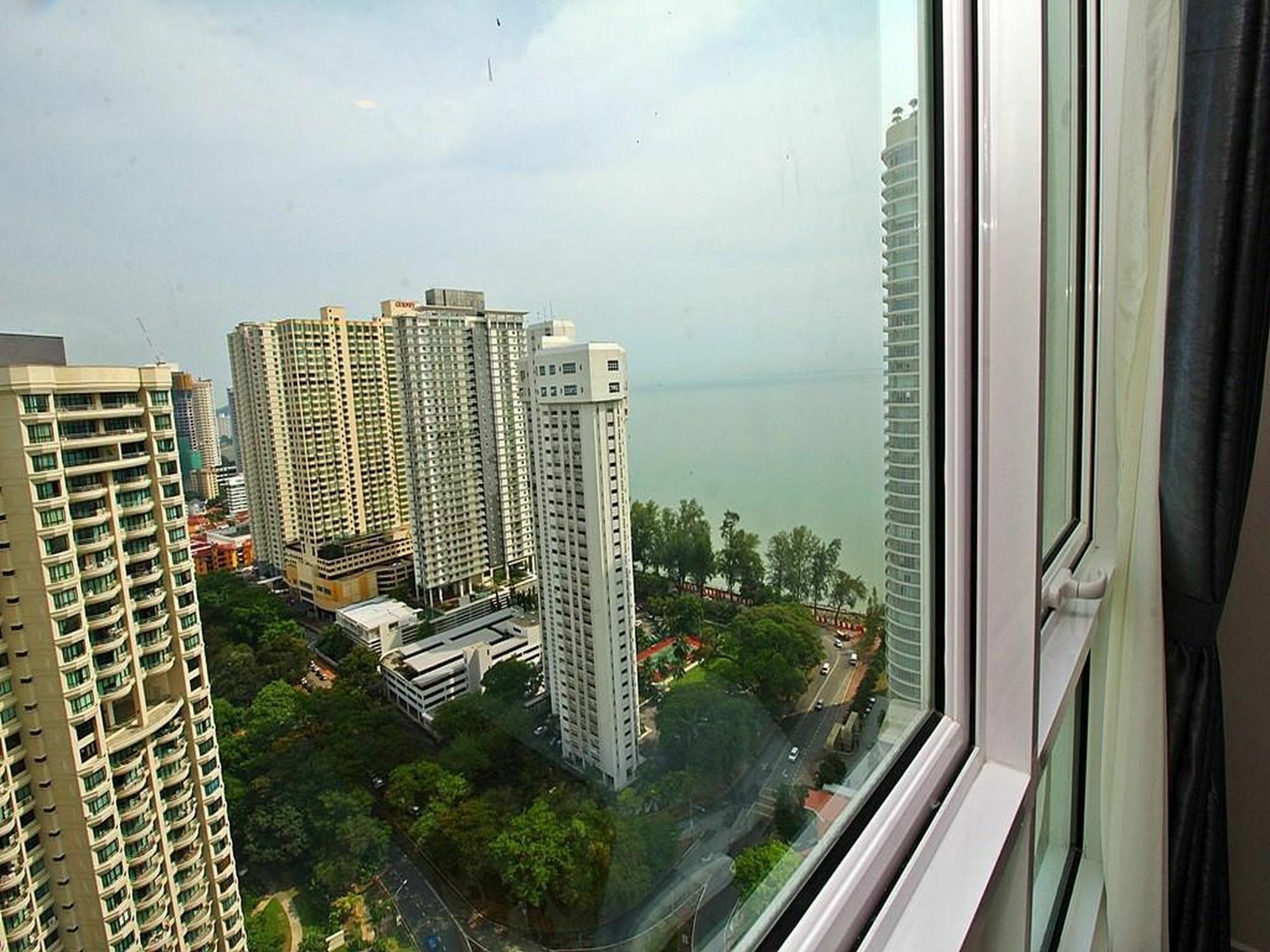 Mansion One Service Apartment George Town Exteriör bild