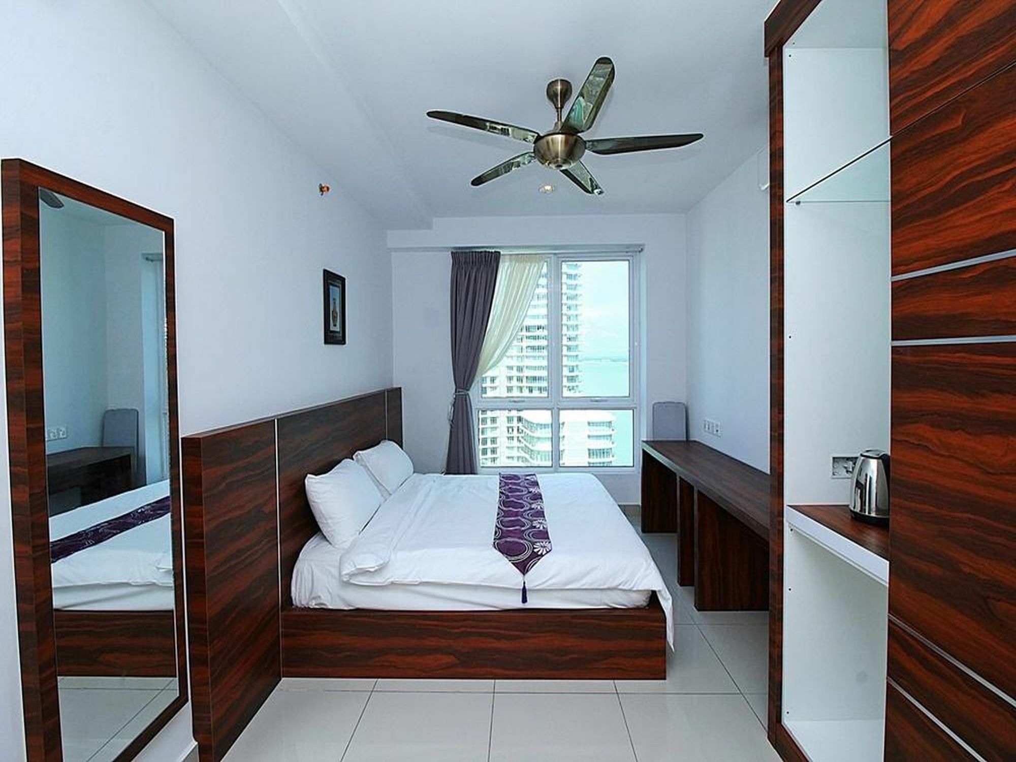 Mansion One Service Apartment George Town Exteriör bild