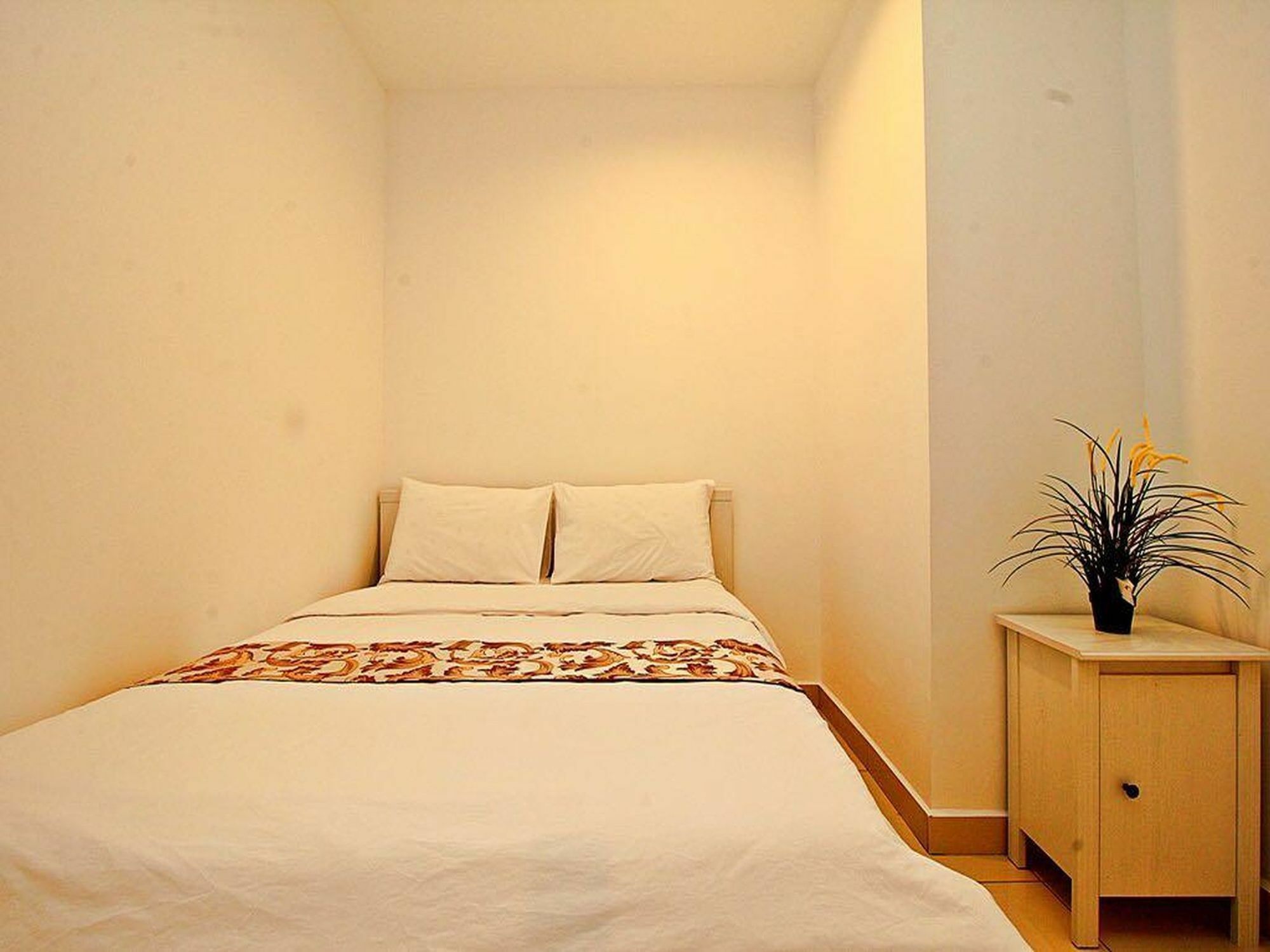 Mansion One Service Apartment George Town Exteriör bild